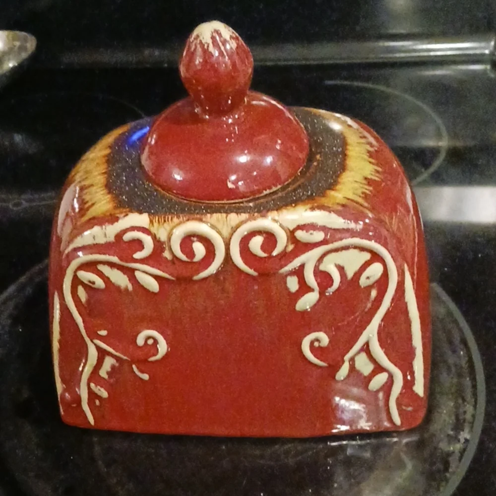 Decorative ceramic decanter